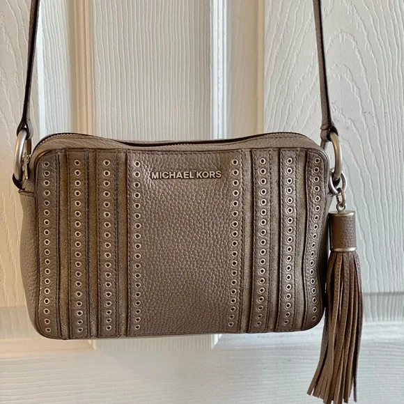 Michael KORS jet set medium crossbody bag 10 by 7 inches genuine leather clean - Picture 2 of 10